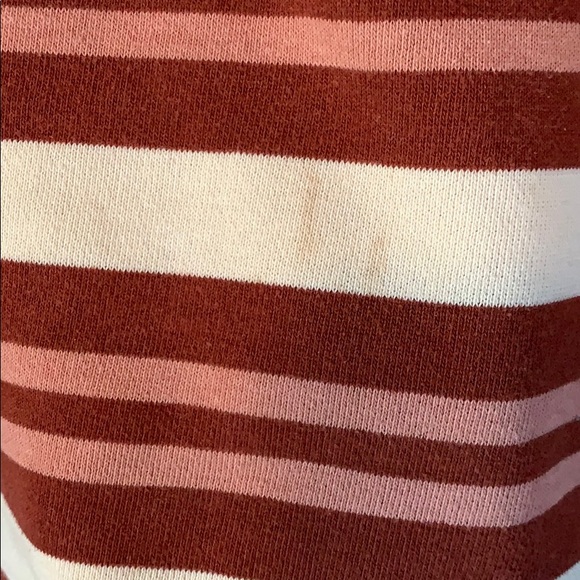 Crop-Top Sweater - Picture 2 of 4